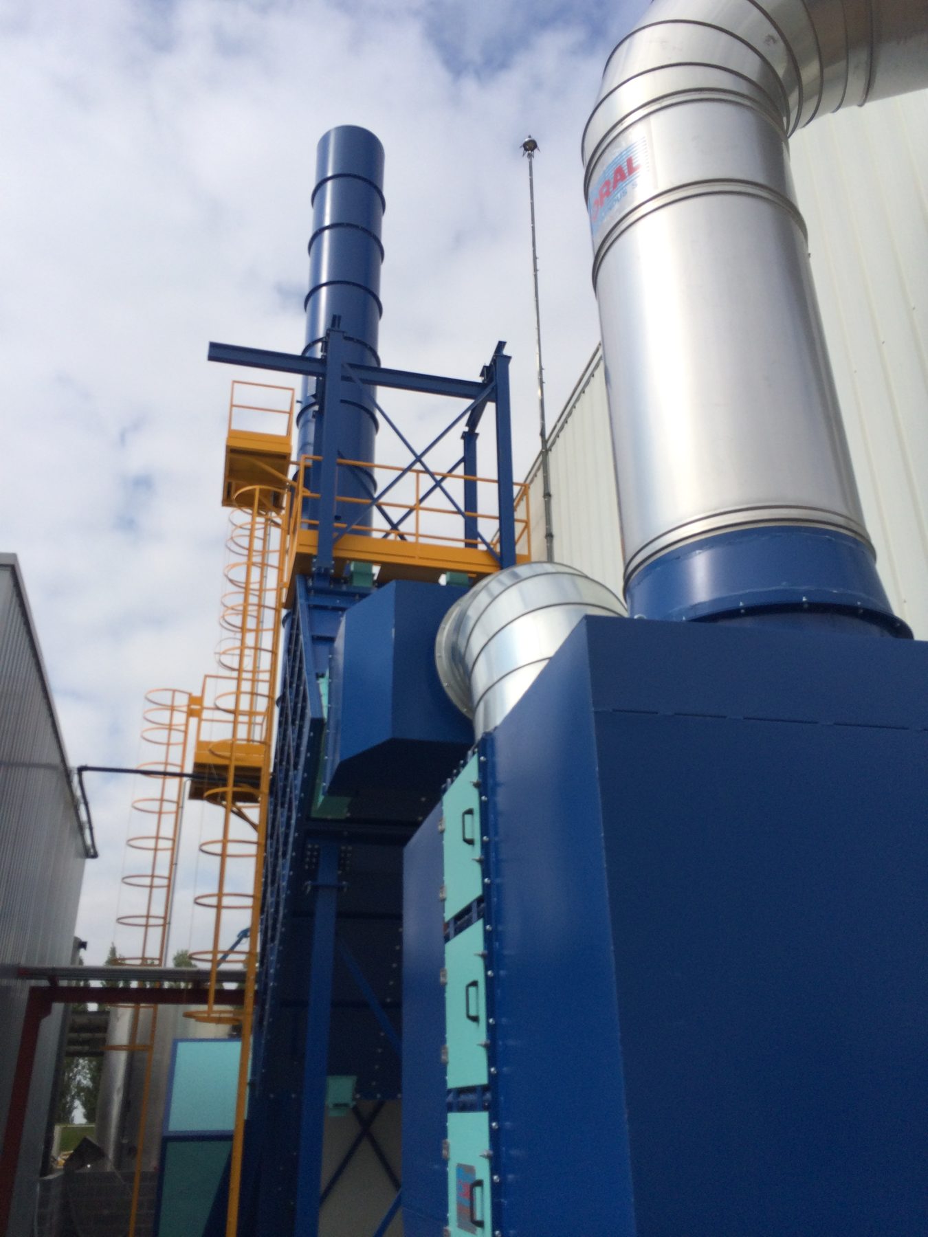 VOC absorption system for multiple pollutants resulting from the manufacture of soaps, detergents, cleaning products and insecticides, project photo 2