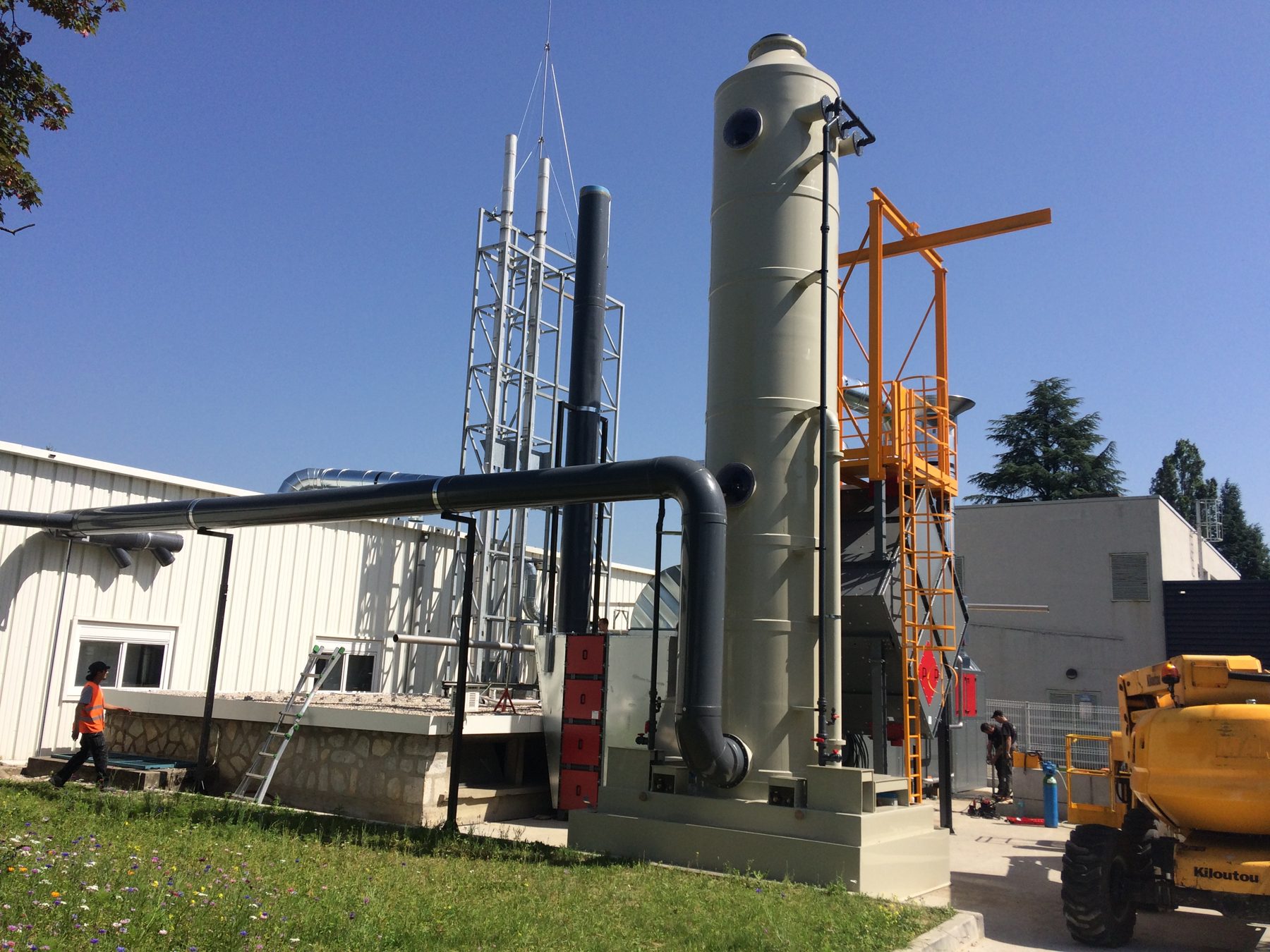 Centralised acid and voc extraction system for disassembly and decontamination of pumps, project photo 2