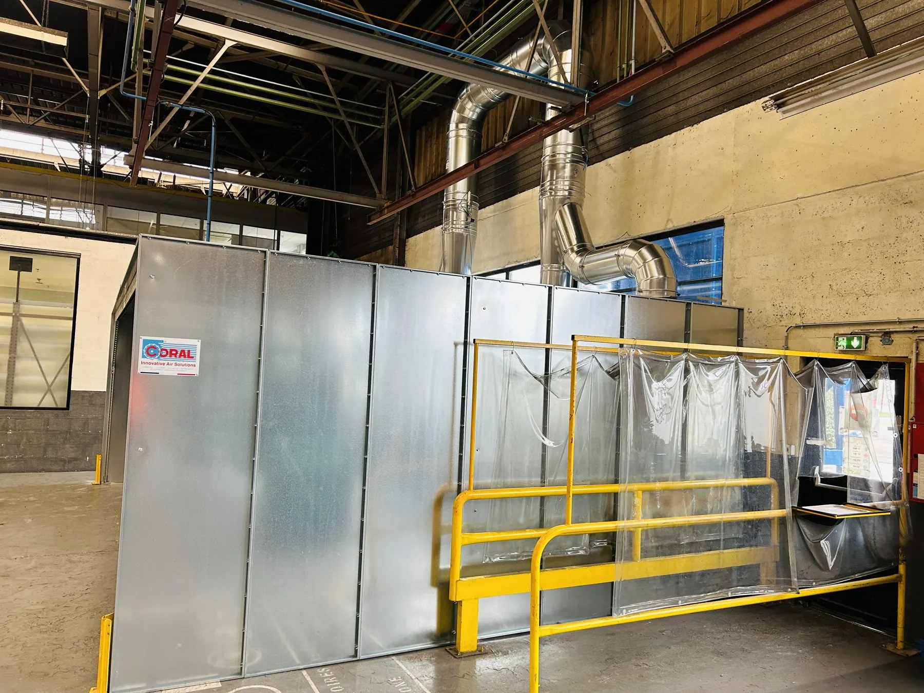 Extraction booth oxy-fuel cutting fumes for the automotive industry, project photo 2