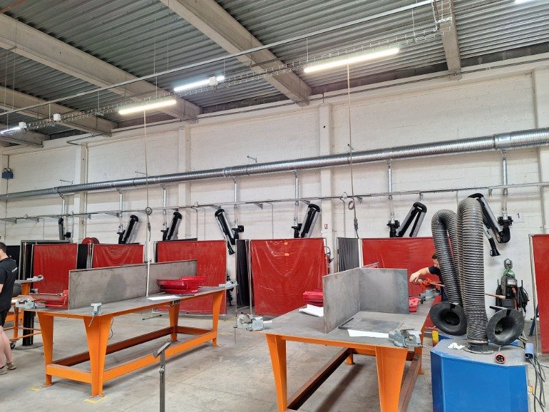 Extraction arms for a plumbing school, project photo 2