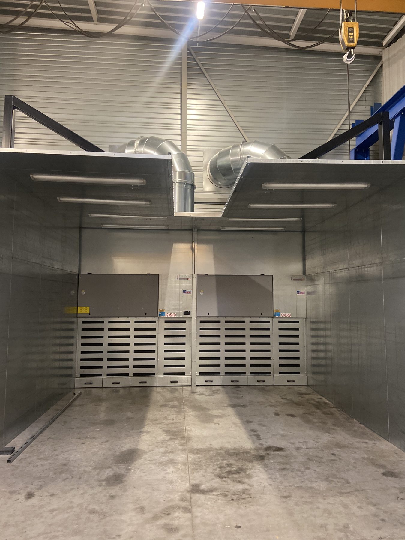 Grinding steel booth for a sigma Kneader Mixers manufacturer, project photo 3