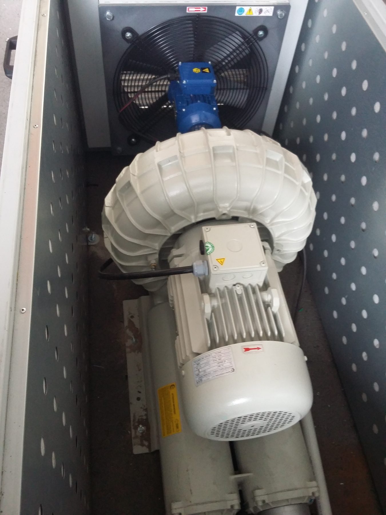 High vacuum system for a bus factory, project photo 3