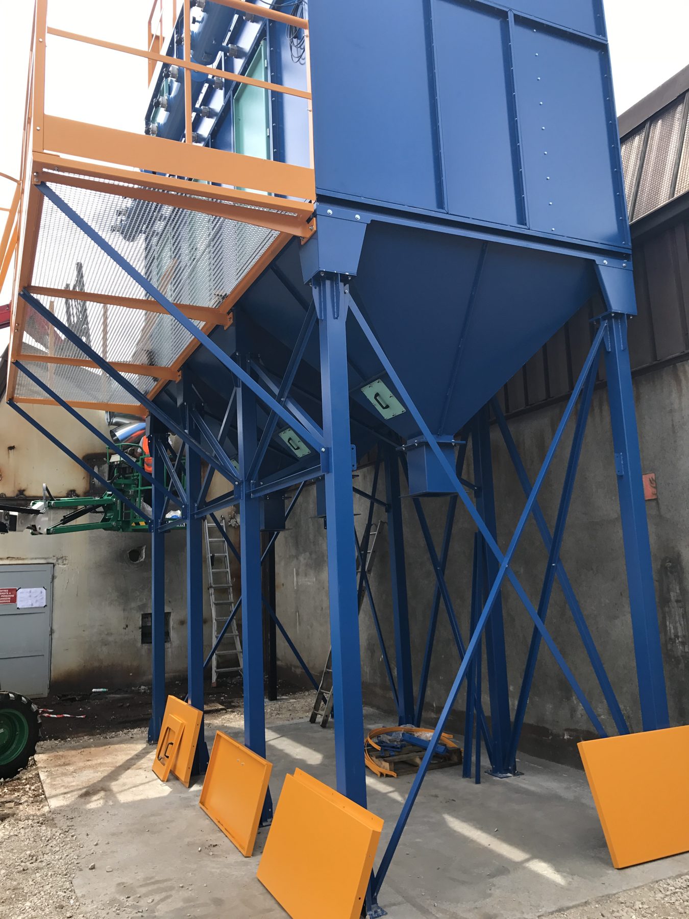 Dust extraction system of grinding for a spring manufacturer, project photo 3