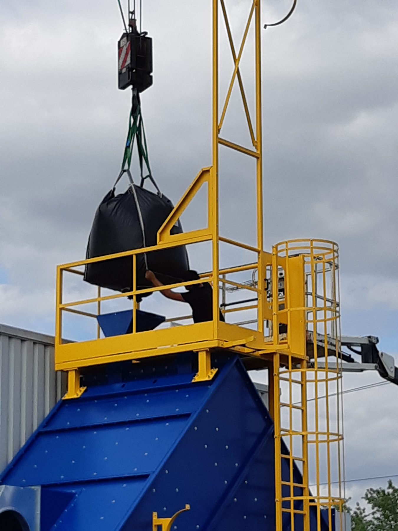 VOC absorption system for multiple solvant for chemical and labware industry, project photo 3