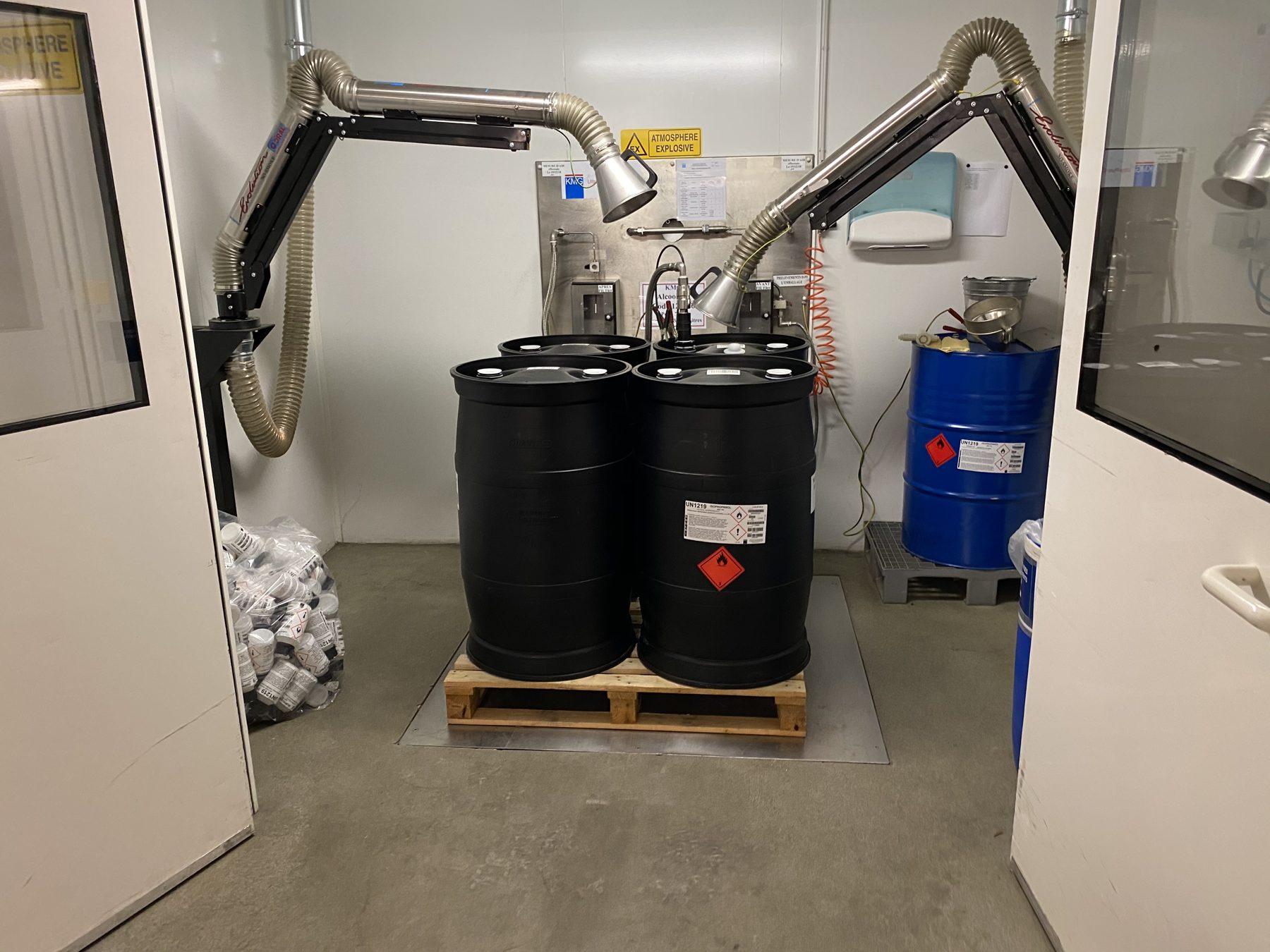 Acid extraction system for ammonia vapour, project photo 3