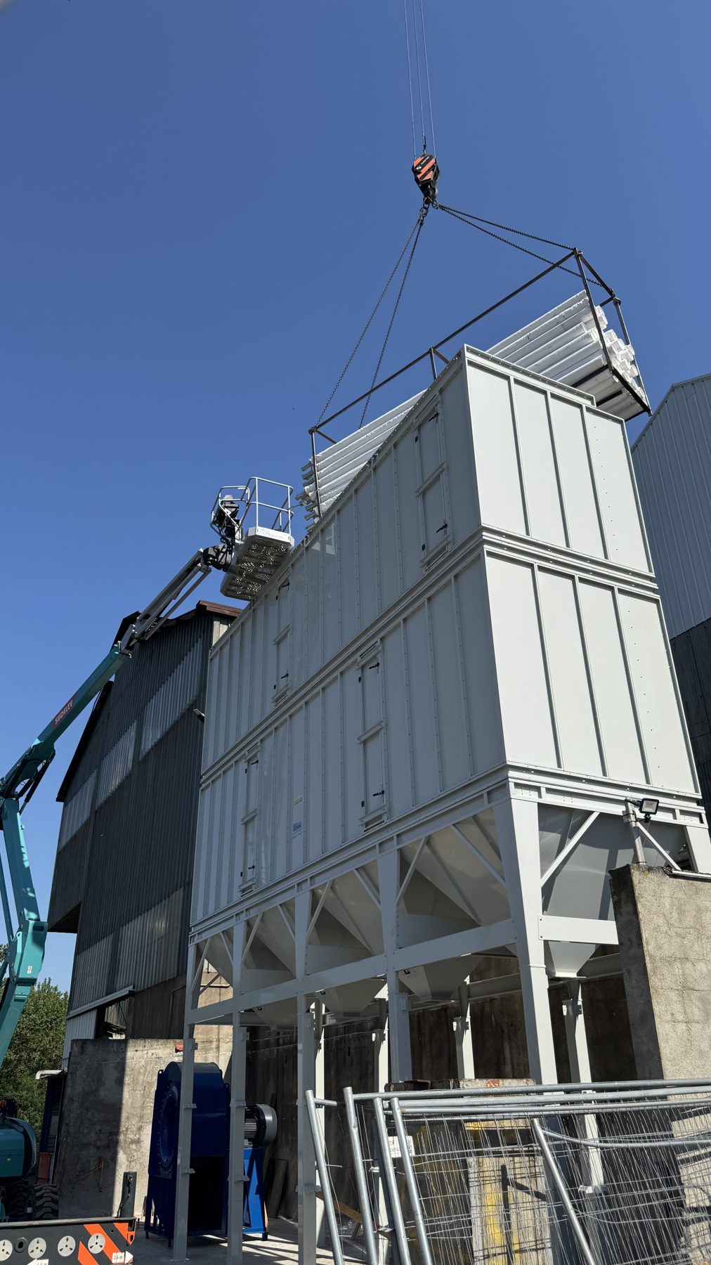 ATEX steel grinding robotic booths, project photo 3