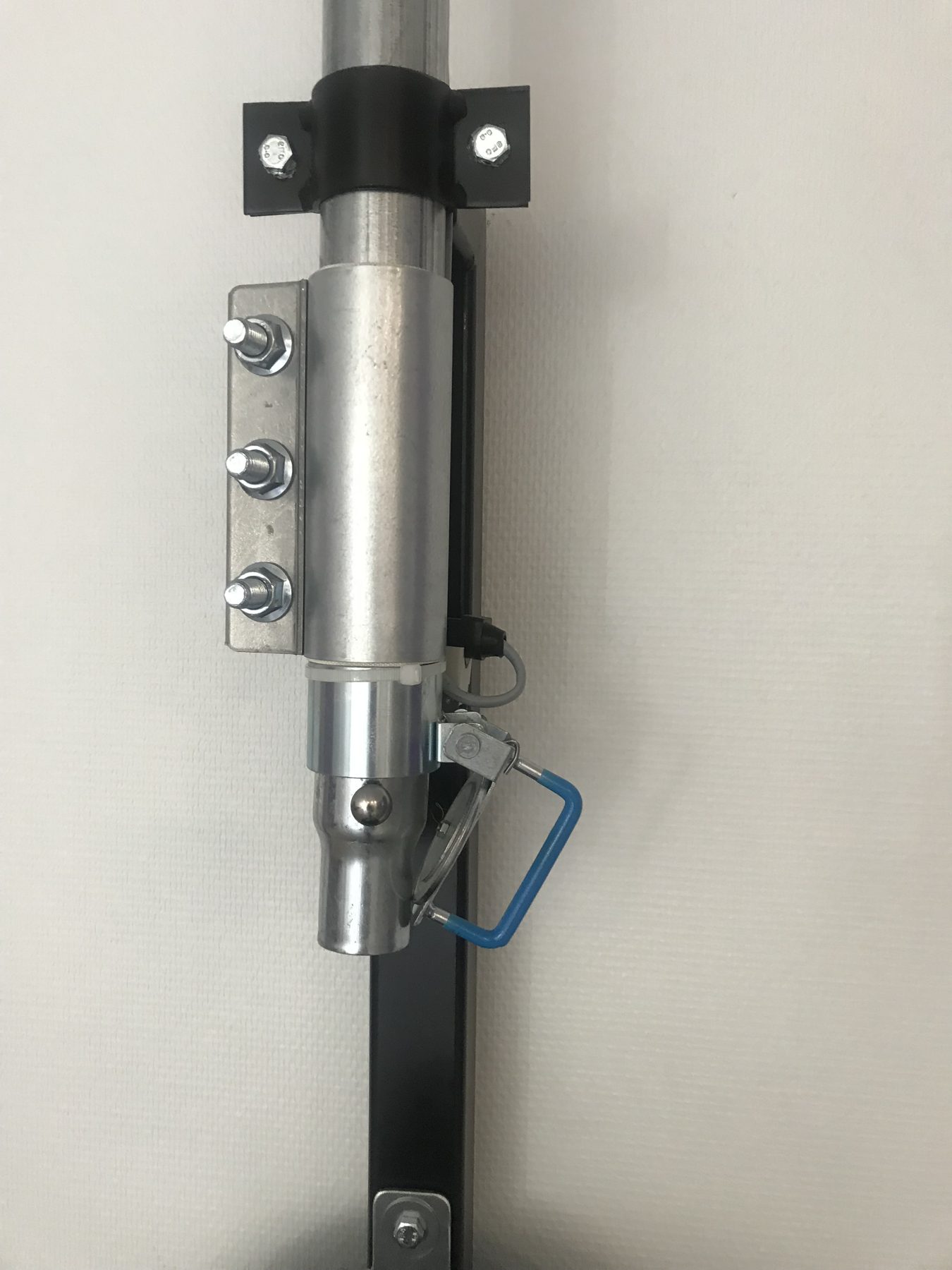 High vacuum system for a grinding booth cleaning, project photo 4