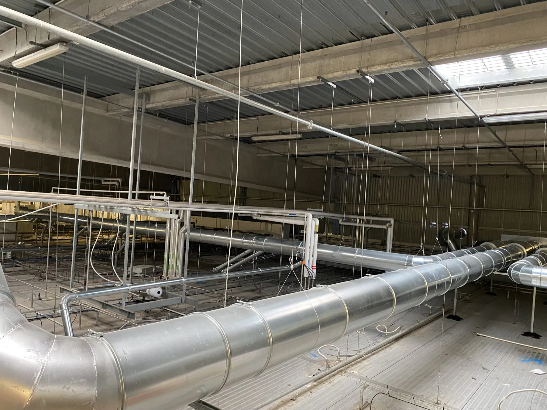 Centralised extraction with 4 lines for weighing, mixing and packaging food flavourings, project photo 5