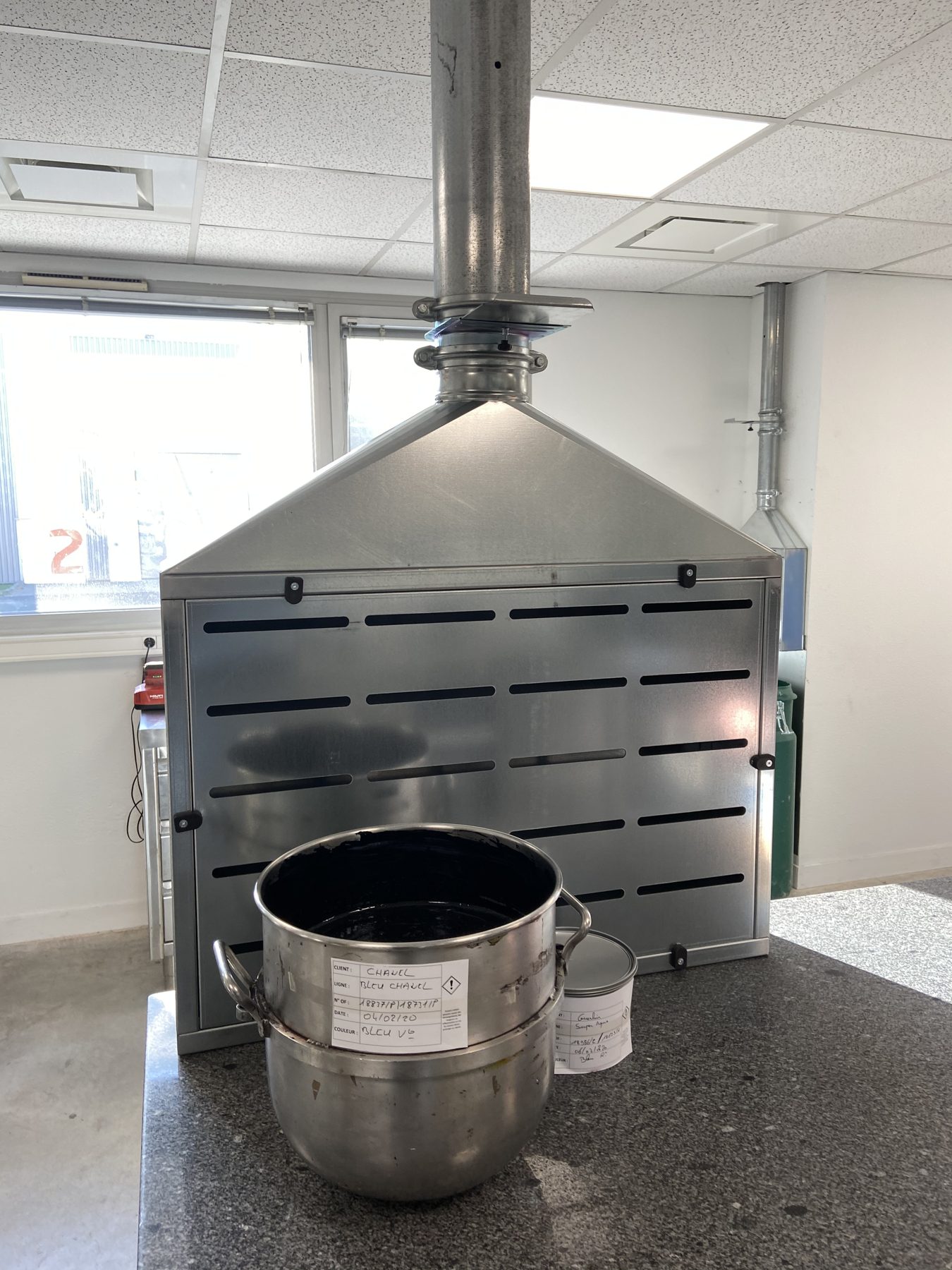 Solvent extraction and filtration syste with compensation for a colourimetry laboratory, project photo 5