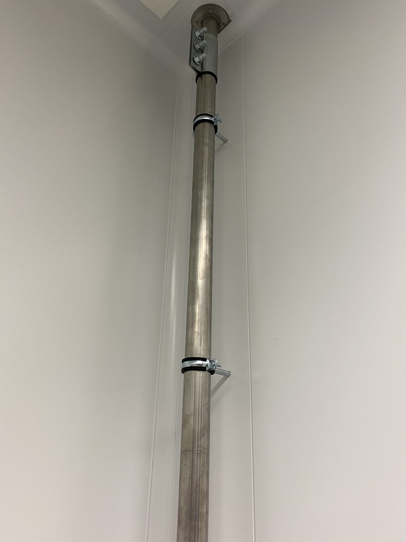 High vacuum extraction system for medical dust, project photo 6