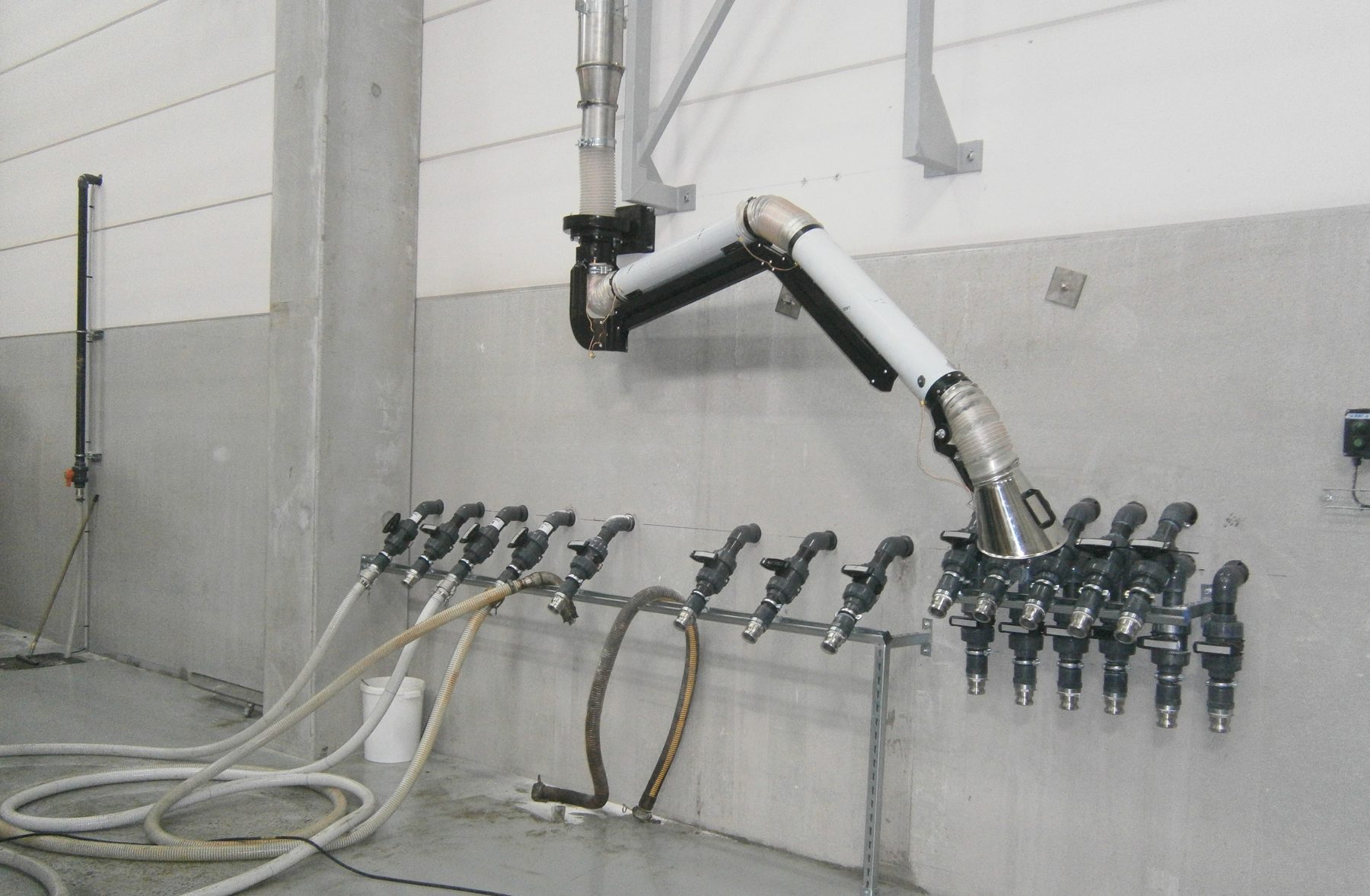 VOC absorption system for multiple pollutants resulting from the manufacture of soaps, detergents, cleaning products and insecticides, project photo 6