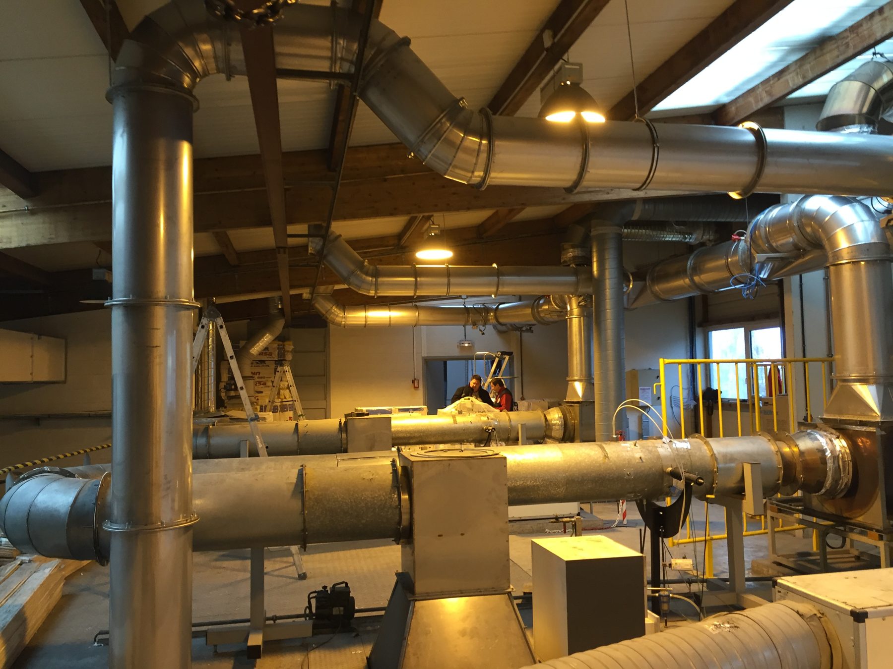 Fire smoke from fire test bench for wood, plaster and plasterboard rails, project photo 6