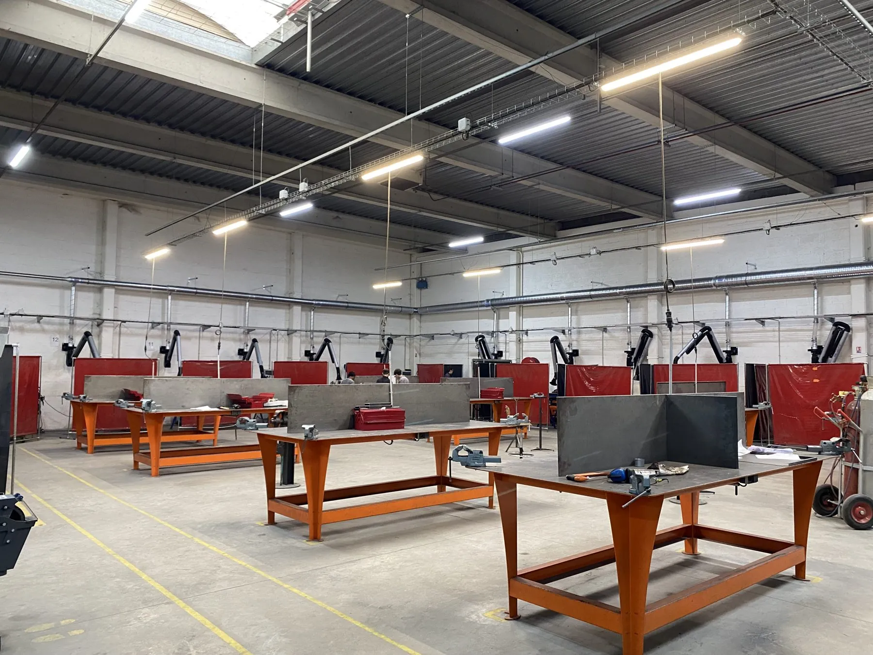 Extraction arms for a plumbing school, project photo 6