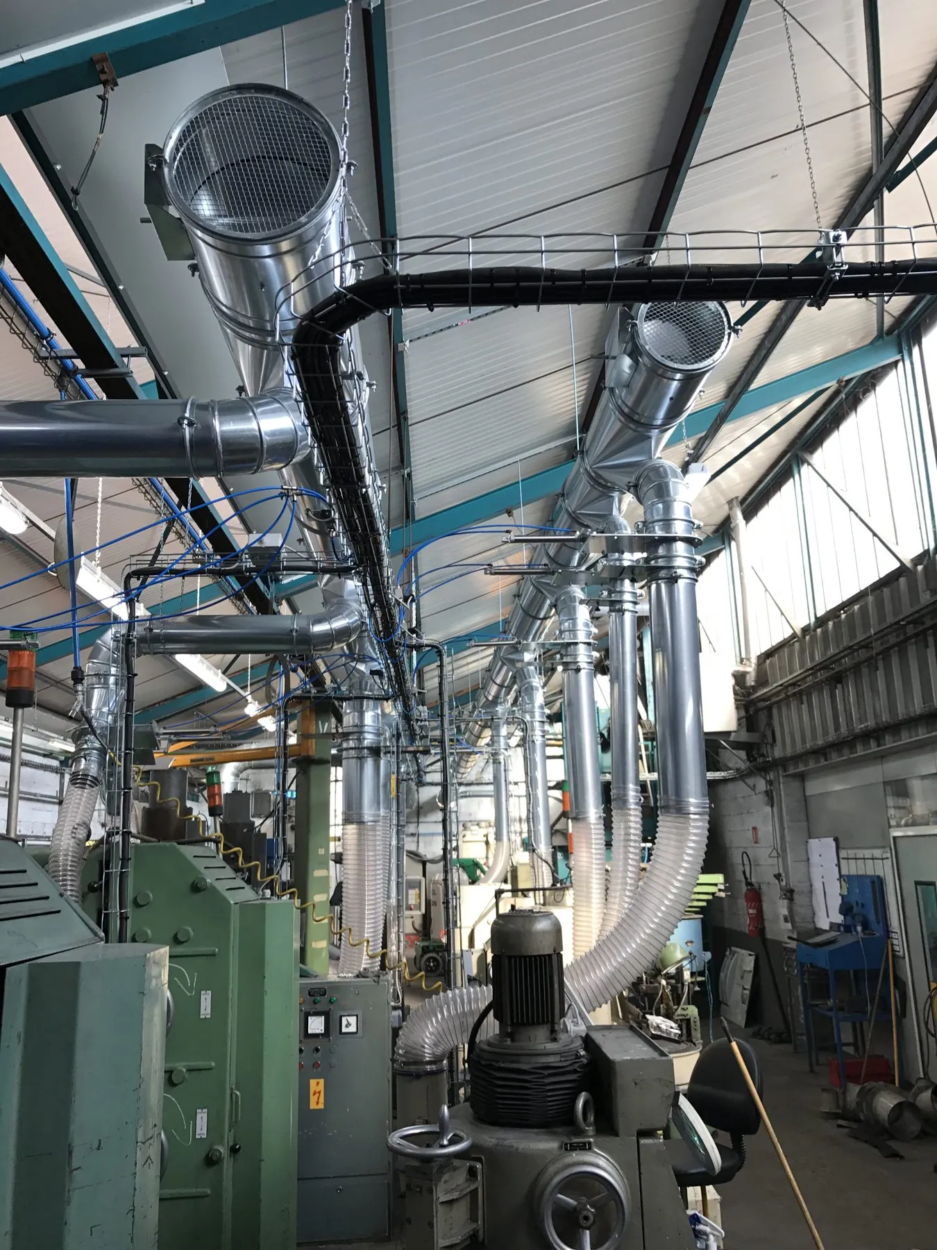 Dust extraction system of grinding for a spring manufacturer, project photo 7