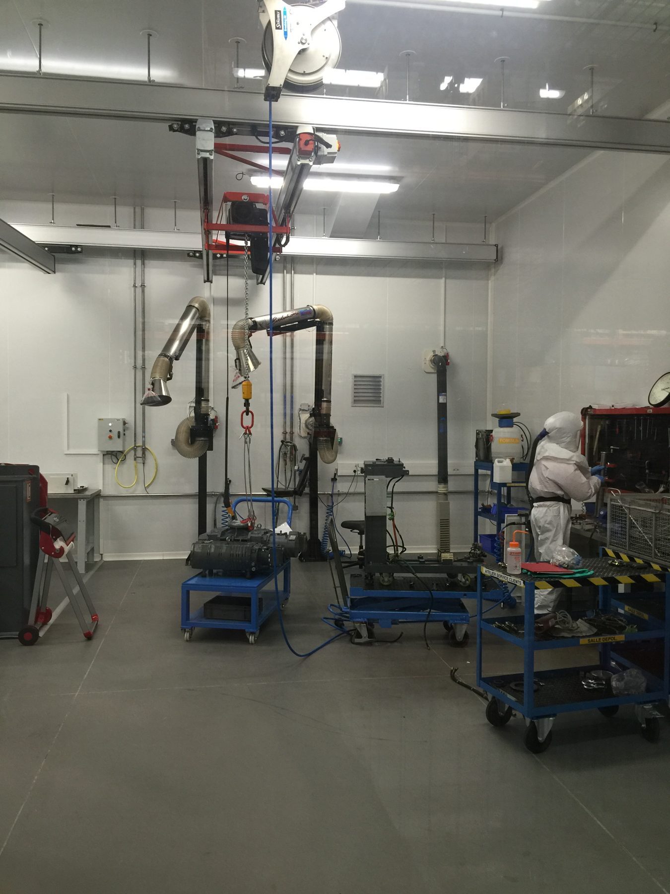 Centralised acid and voc extraction system for disassembly and decontamination of pumps, project photo 8