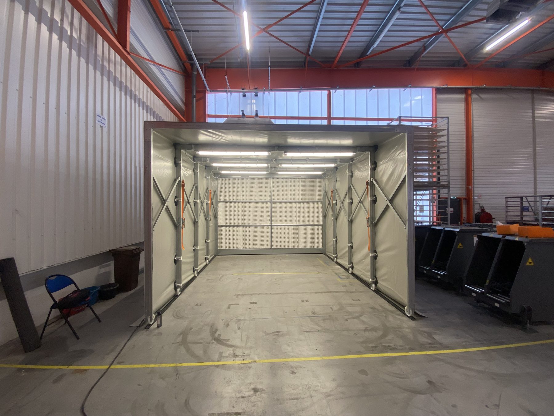 Retractable painting booth for automatic forklift manufacturer, project photo 9