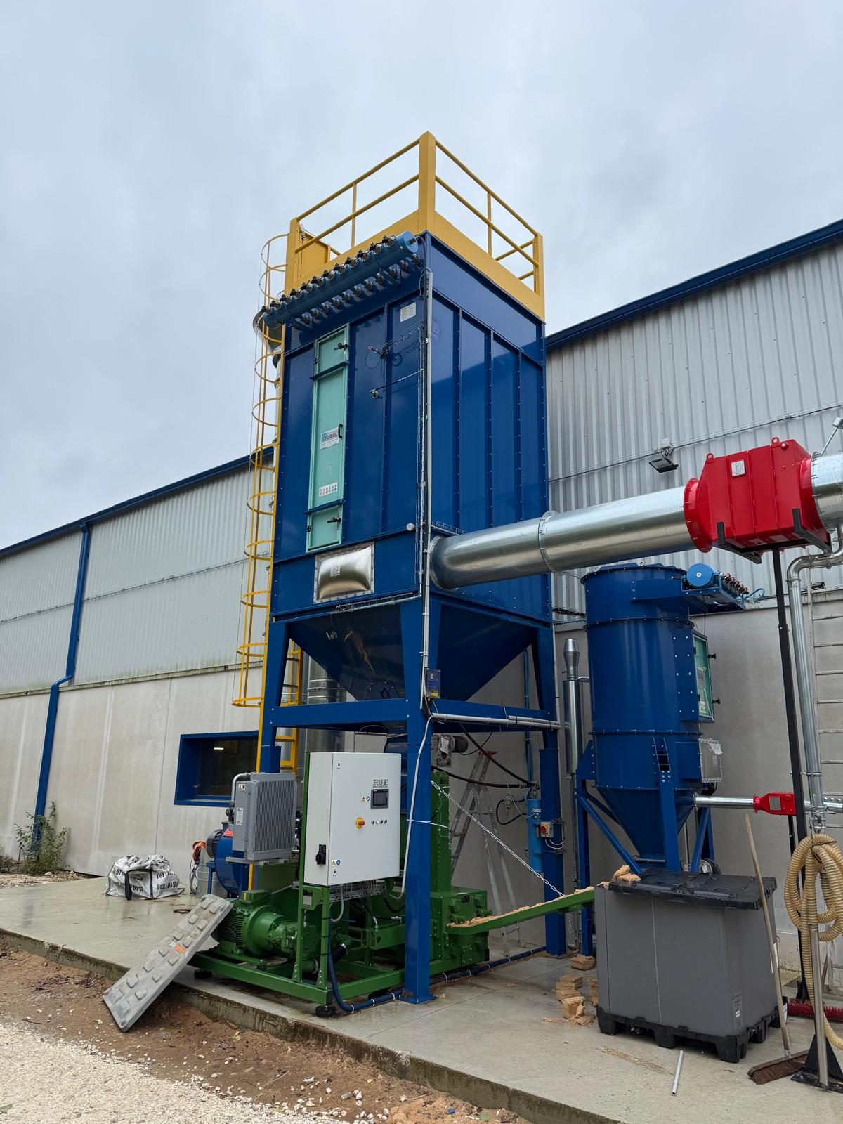 ATEX system for wooden formwork for a cement works and a vacuum cleaner system for cleaning, project photo 9