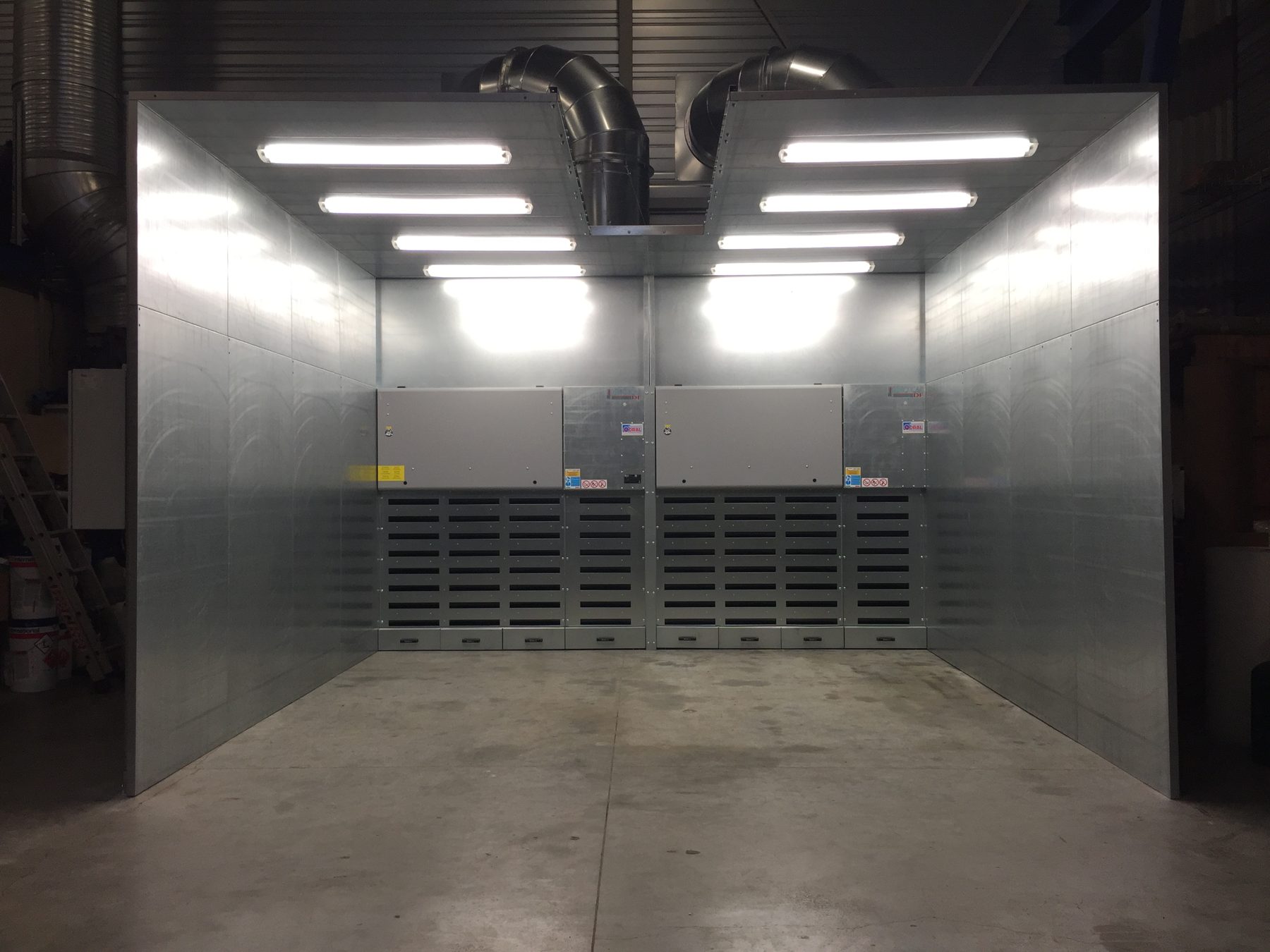 Grinding steel booth for a sigma Kneader Mixers manufacturer, project photo 10