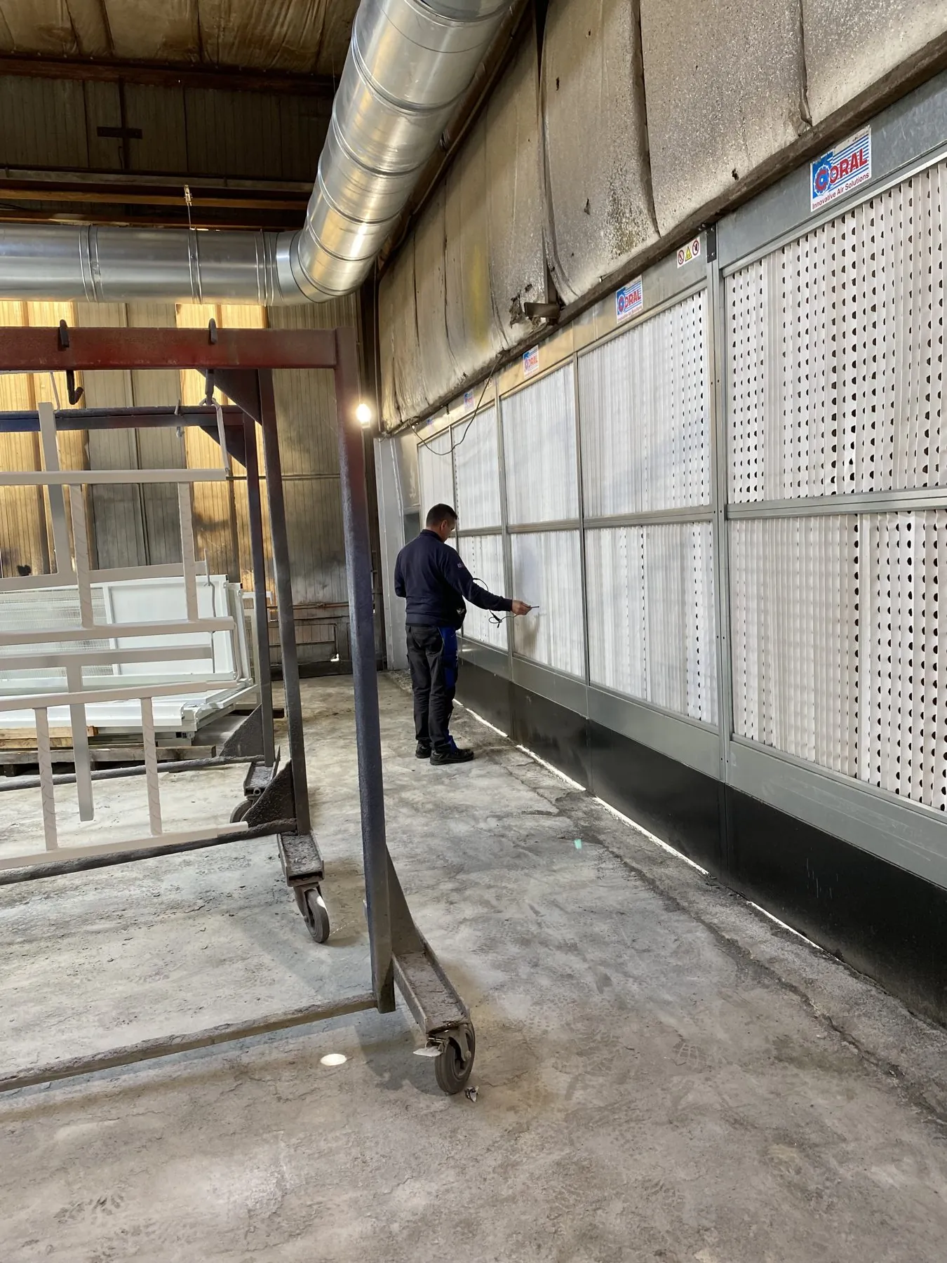 Painting booth for manufacturer of waste skips and large-scale sluice gates, project photo 11