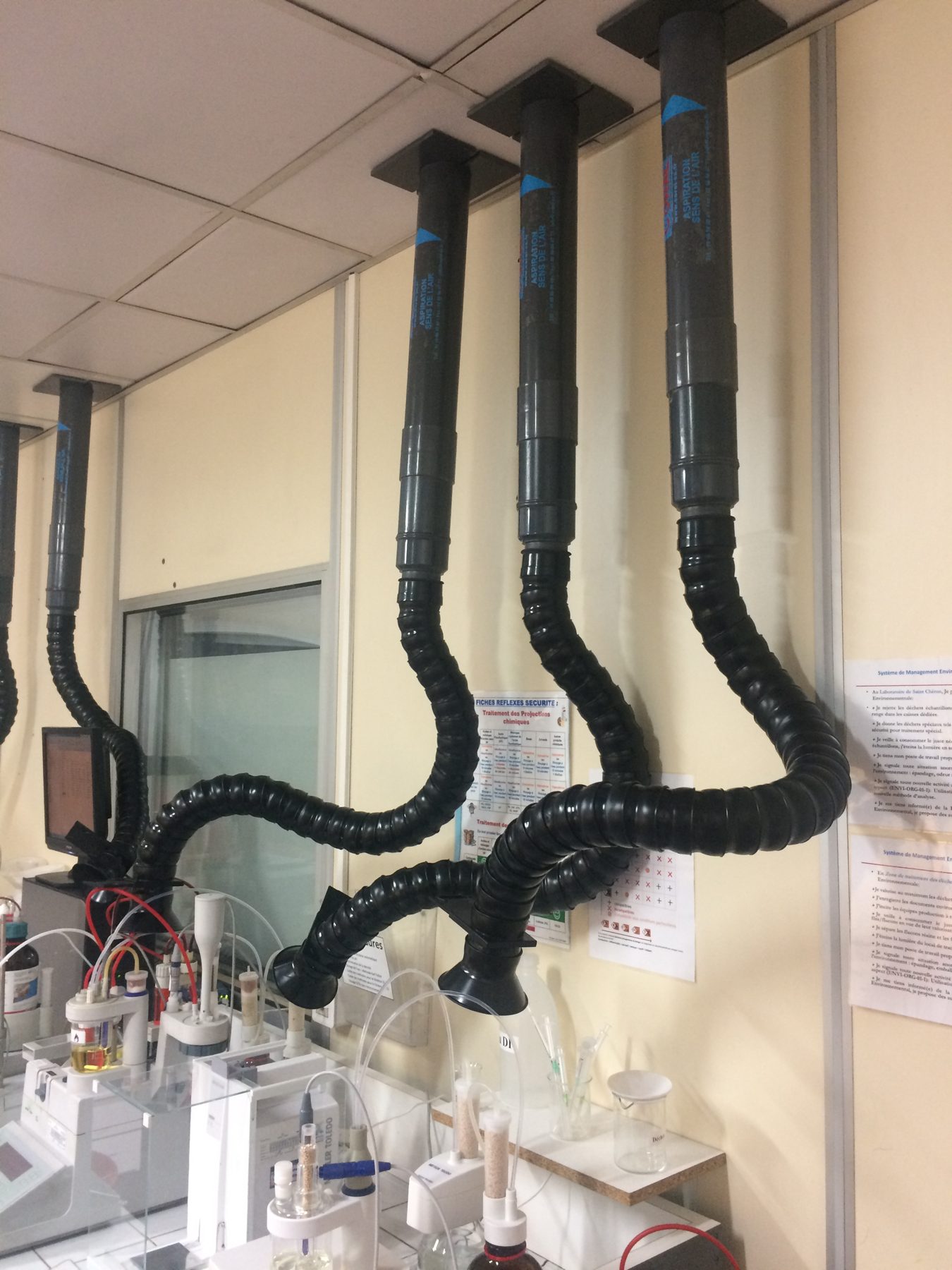 Acid extraction system for ammonia vapour, project photo 11