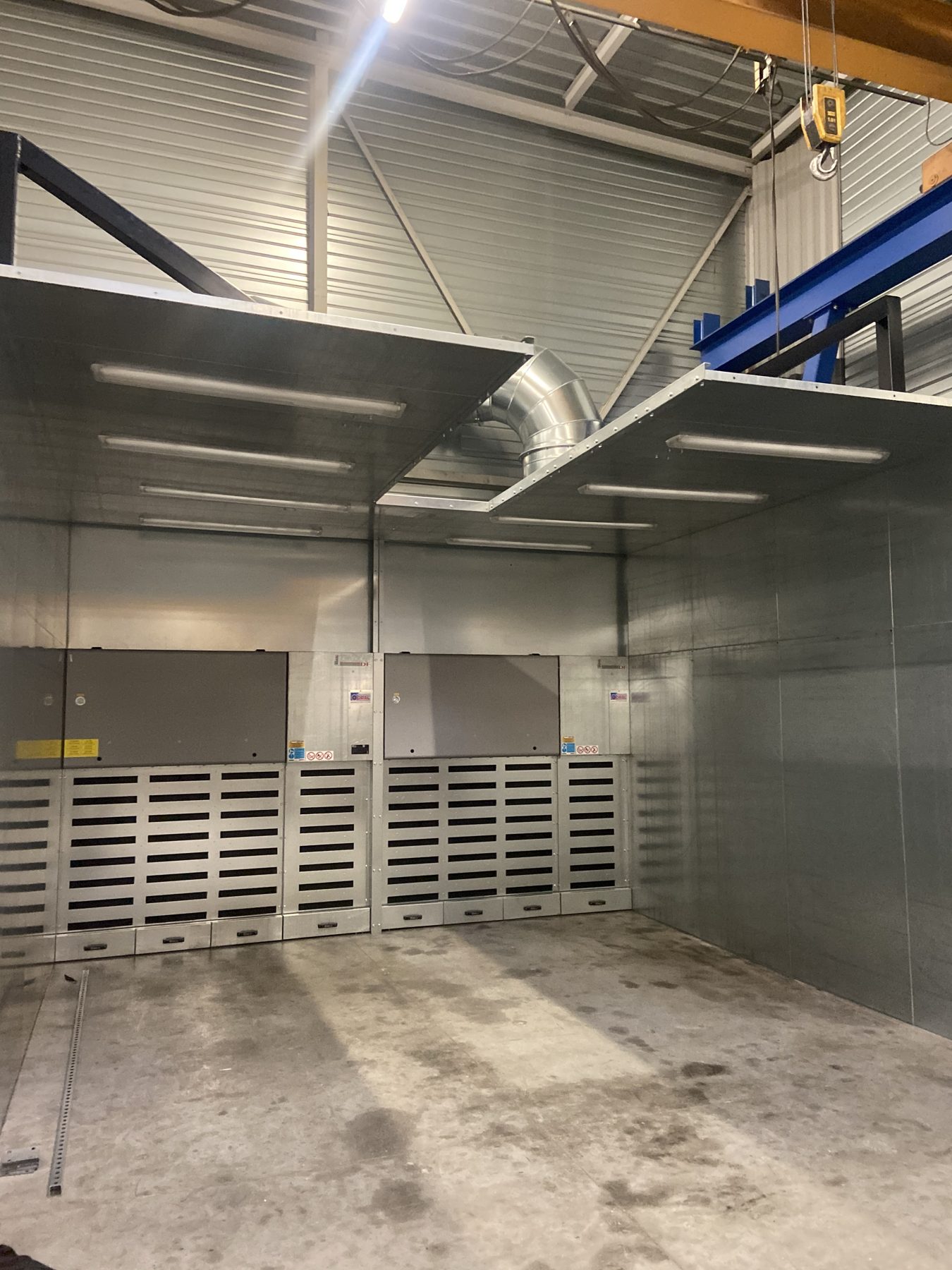 Grinding steel booth for a sigma Kneader Mixers manufacturer, project photo 13