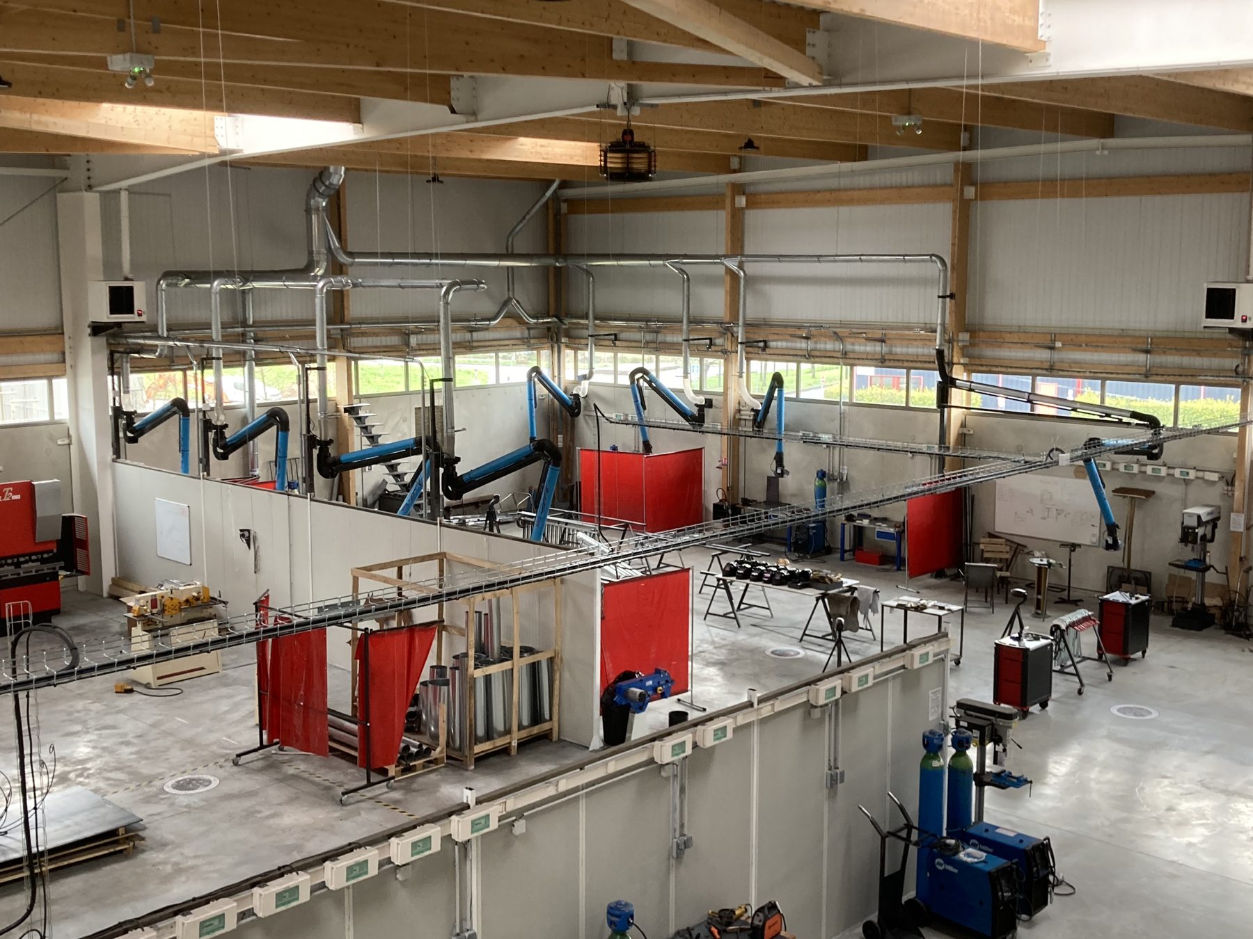 Centralised welding fumes extraction for training school, project photo 15