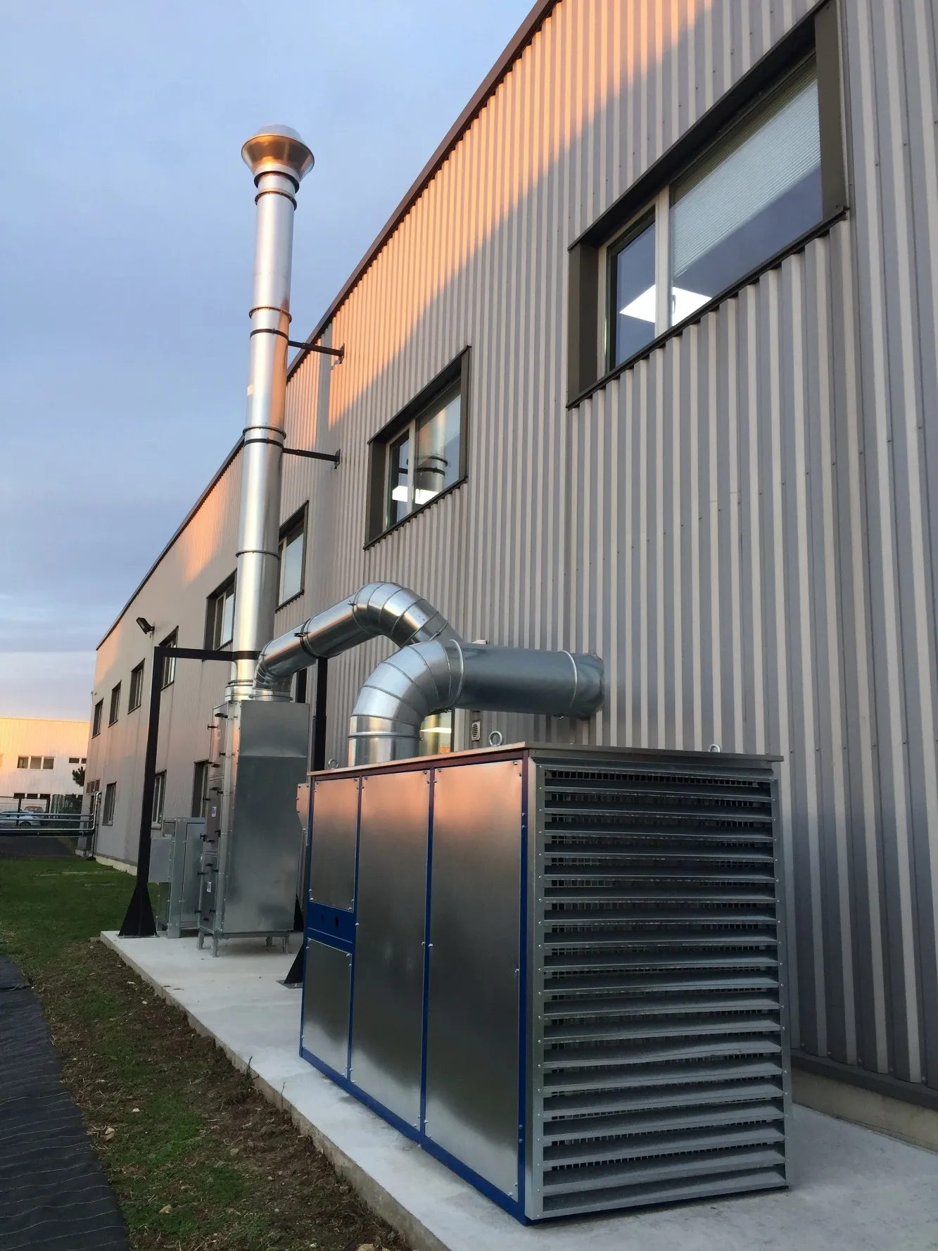Solvent extraction and filtration syste with compensation for a colourimetry laboratory, project photo 1