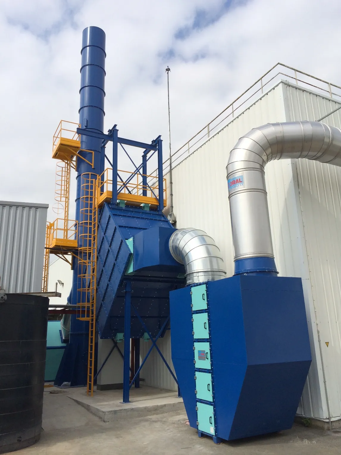 VOC absorption system for multiple pollutants resulting from the manufacture of soaps, detergents, cleaning products and insecticides, project photo 1