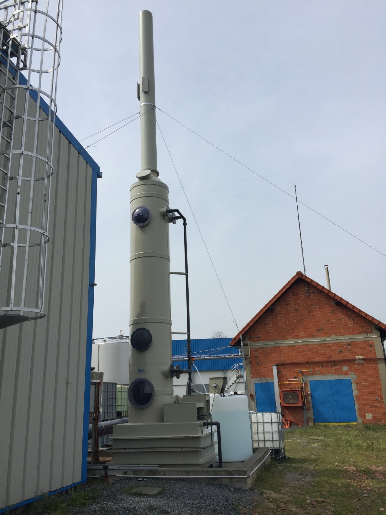 Acid extraction for corrosive vapours, project photo 1